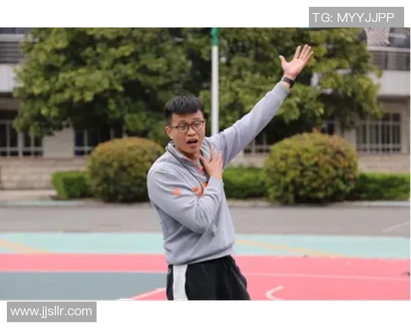 南京飞盘队进攻战术解析与实战表现的深入探讨