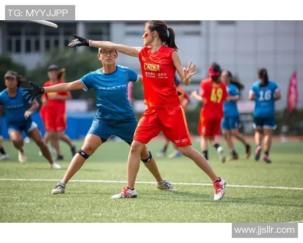 飞盘盛宴:深入解析广州飞盘队员的个人技能与团队协作 飞盘盛宴:深入解析广州飞盘队员的个人技能与团队协作