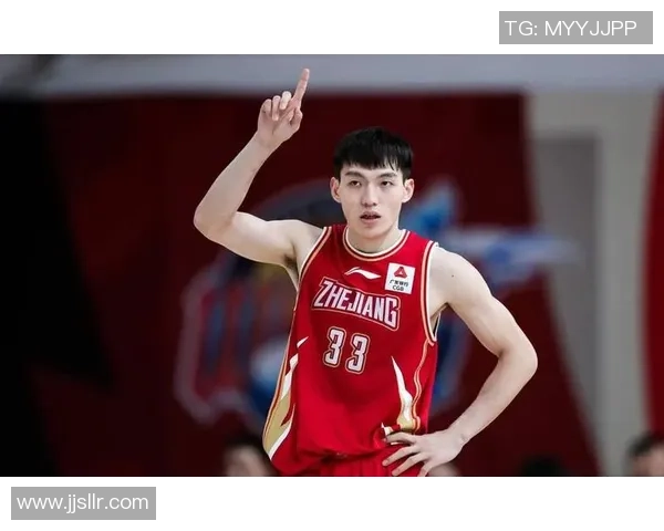 吴前：从篮球新星到国家队核心的成长之路与奋斗故事